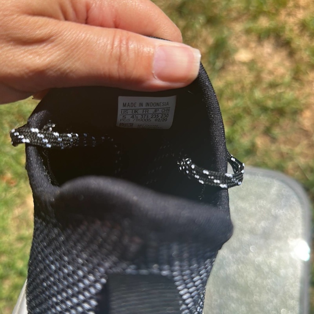Adidas Lite Racers - Youth 5 - Picture 8 of 9